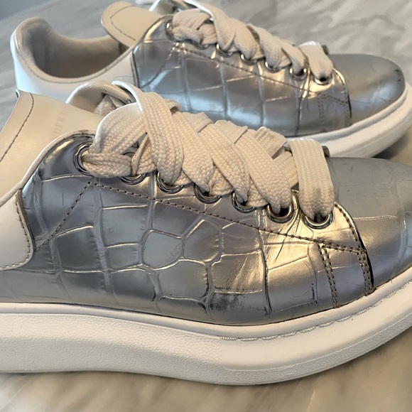 Alexander McQueen silver sneakers size 37.5 - Picture 1 of 8